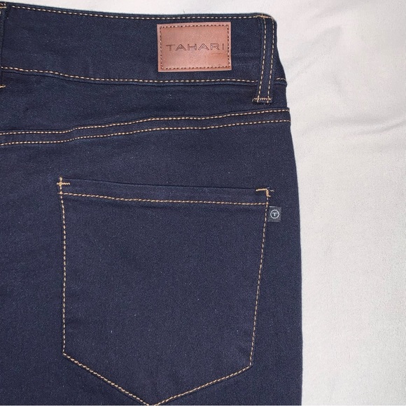 NWT TAHARI Daphne Womens 10 Double Button Mini Boot Jeans in Night Sky Dark Wash - Picture 5 of 11